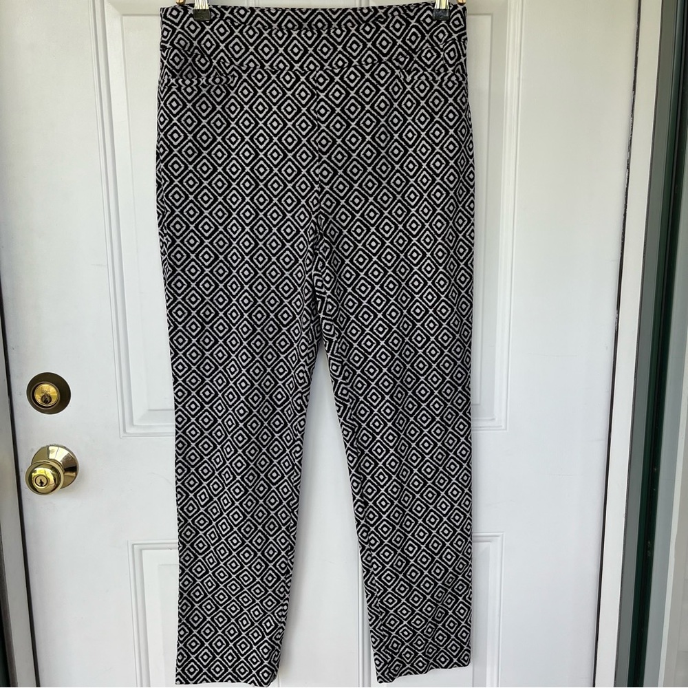 •Chico’s• Diamond Pattern Pull On Pants - Size 8R